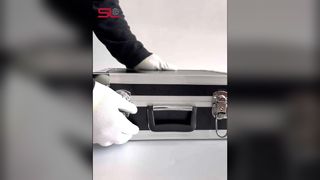 De nieuwe monsters voor stijve metalen gaasseries