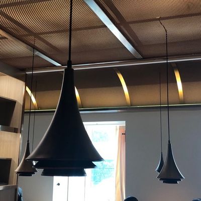 Duurzame lange duurzame metalen spoel draperies Transform Space