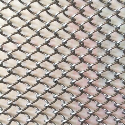 Aanpasbare draperies met metalen spoelen voor interieurontwerp