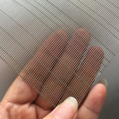 Roestvrijstalen mazen gelamineerd glas Moderne ruimtes Decoratieve afschermingen Wanden Plafond Accenten ISO Custom Cutting