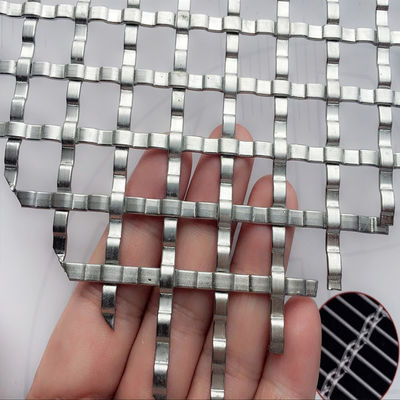 Binnen- en buitenruimte roestvrijstalen metalen mesh panelen op maat afwerking voor premium ontwerpprojecten