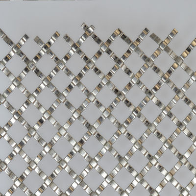 Binnen- en buitenruimte roestvrijstalen metalen mesh panelen op maat afwerking voor premium ontwerpprojecten