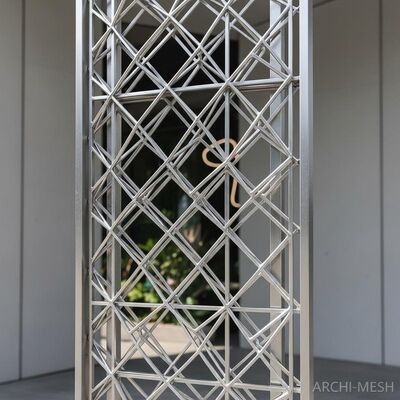 Customizable Opening Size Corrosion Resistant Handcrafted Stainless Steel Architectural Mesh Panel for Facades and Interiors