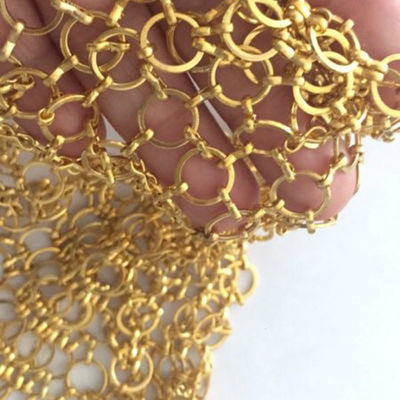 ODM Gouden Metaal Ring Mesh Decorative Fence 3.8mm het Netwerk van de Kettingspost
